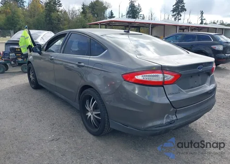 2013 Ford Fusion S z USA, uszkodzony, nr VIN 3FA6P0G72DR338553